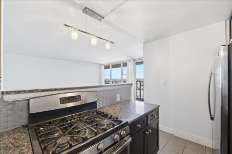 6040 Boulevard East West New York NJ 07093