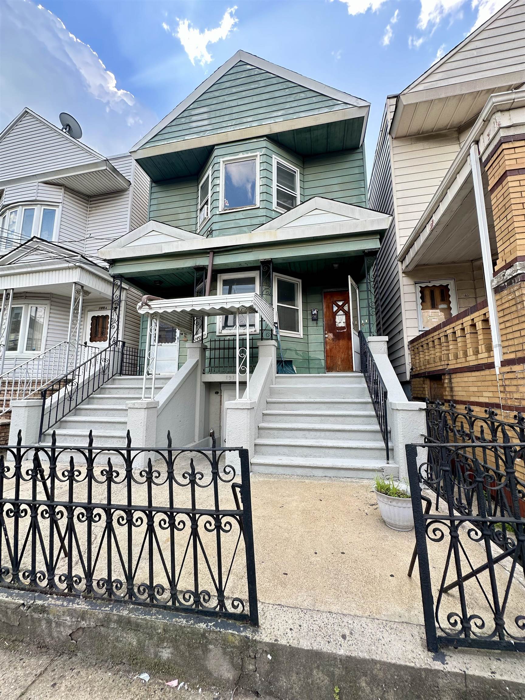 191 Tonnelle Avenue Jersey City NJ 07306