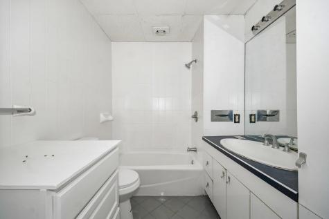 414 Monastery Place Union City NJ 07087-4408