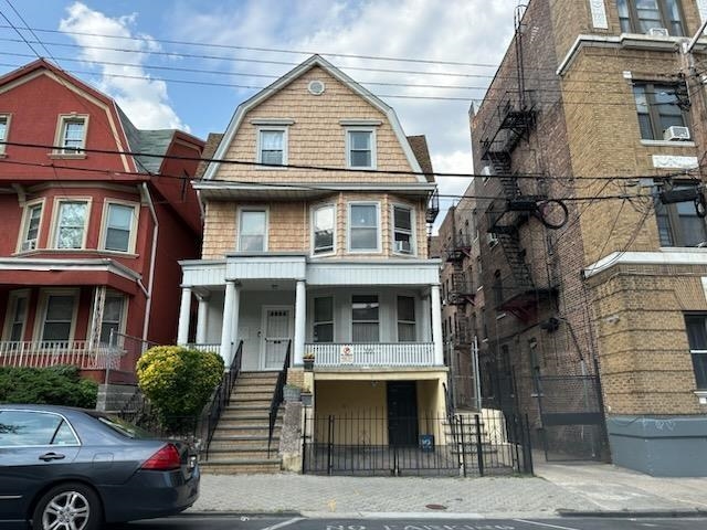 122 Jewett Avenue Jersey City NJ 07304
