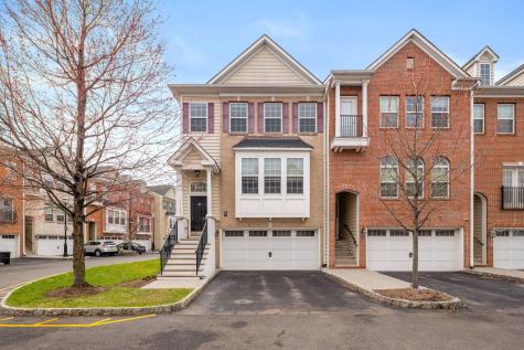25 Creekside Court Secaucus NJ 07094