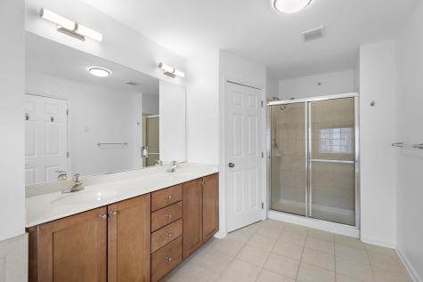 25 Creekside Court Secaucus NJ 07094