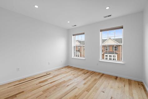 25 Creekside Court Secaucus NJ 07094