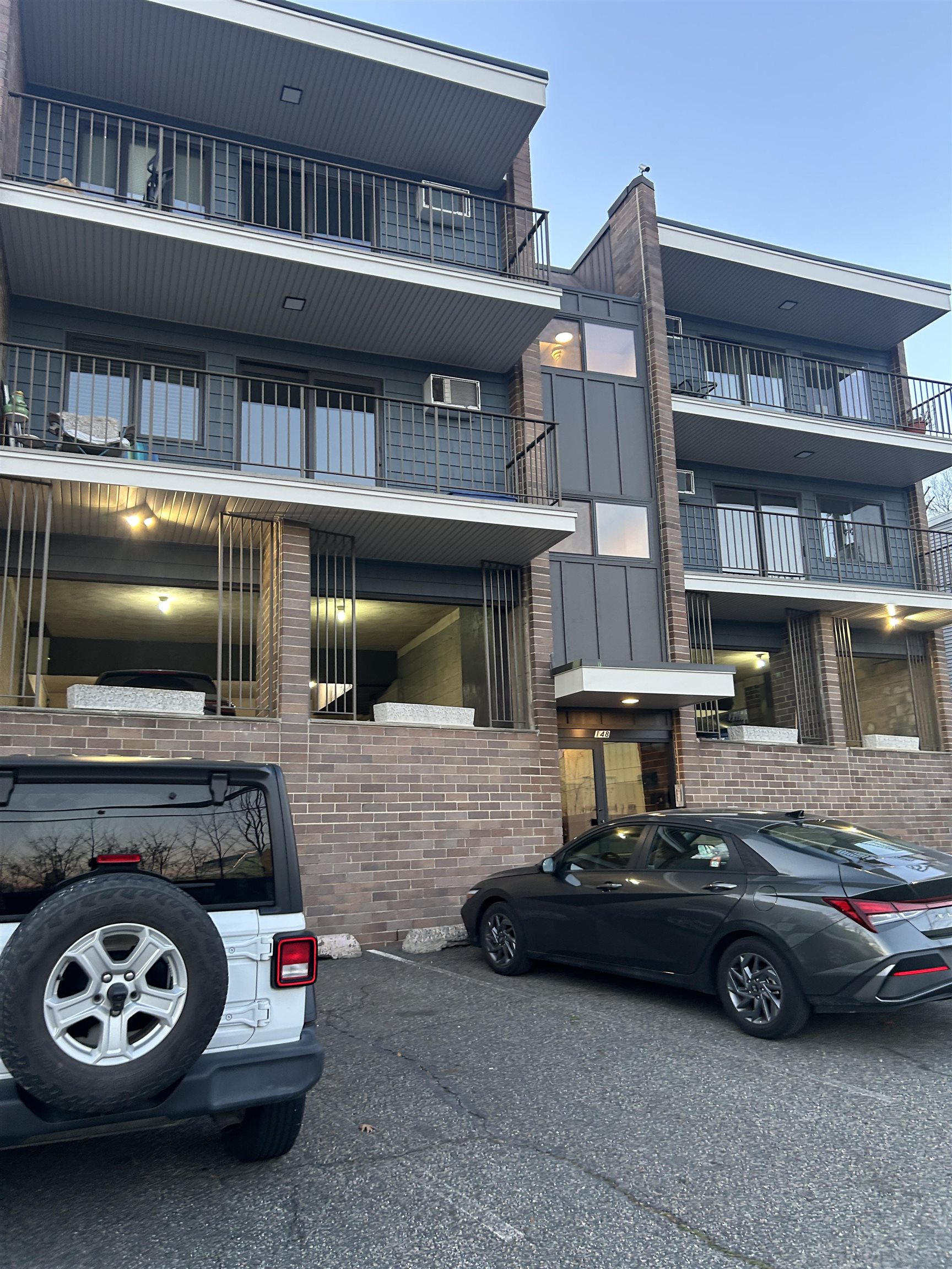 148 Undercliff Avenue Edgewater NJ 07020