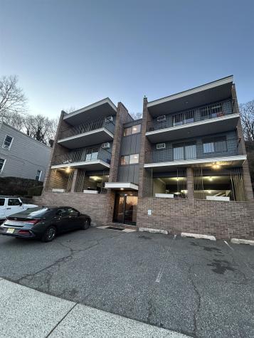 148 Undercliff Avenue Edgewater NJ 07020