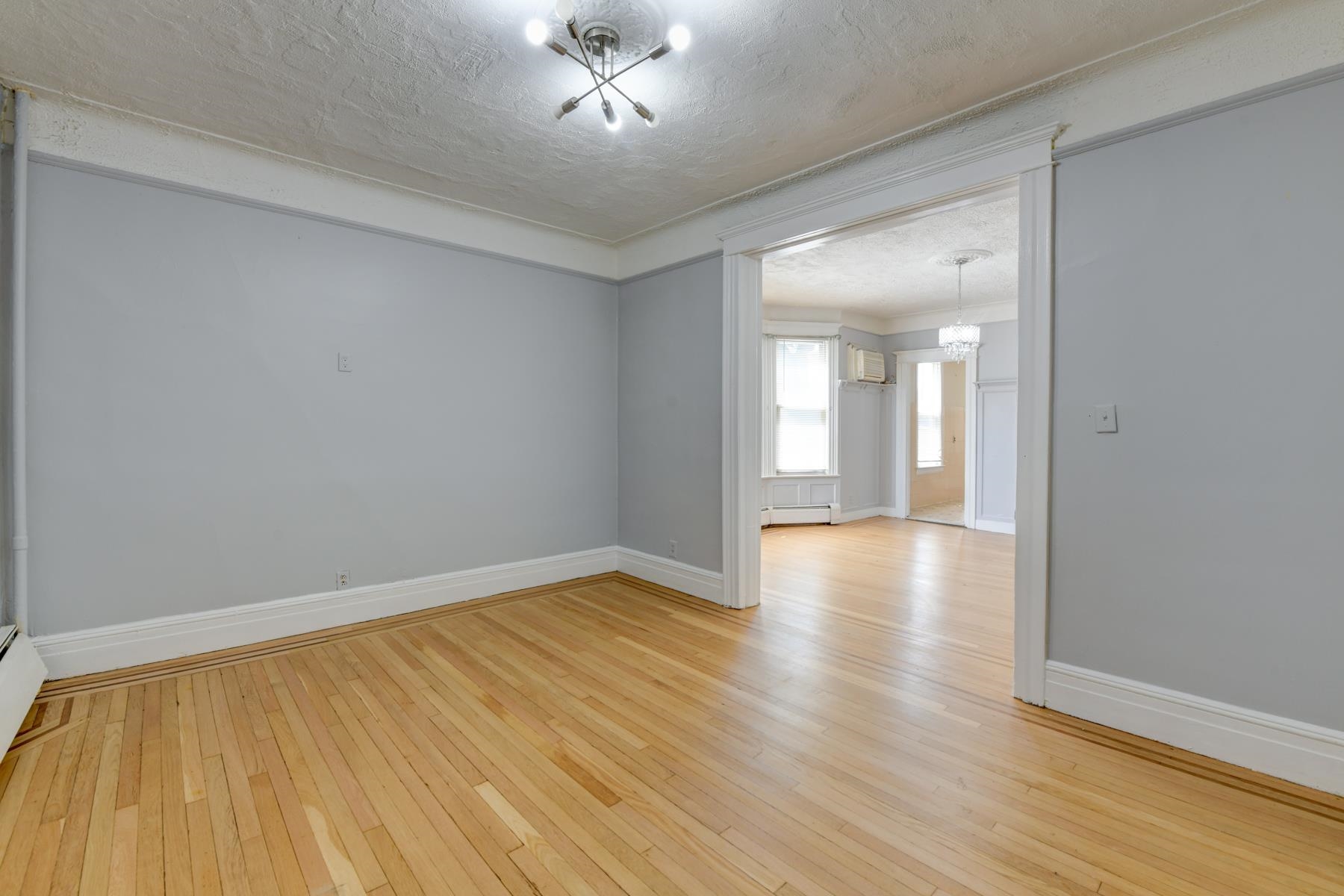 433 74th Street North Bergen NJ 07047