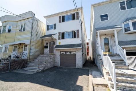 149 Hobart Avenue Bayonne NJ 07002