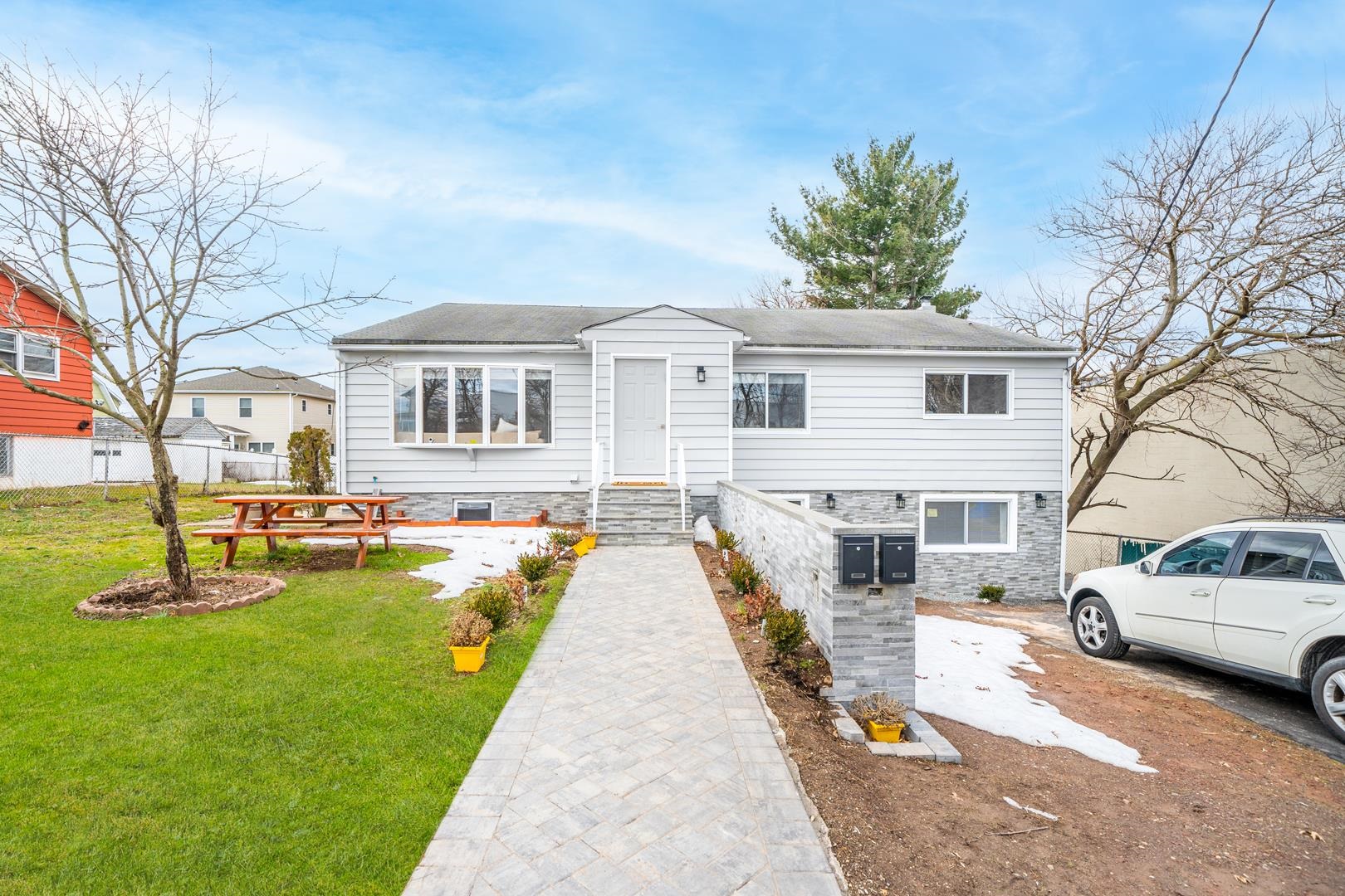 25 Helen Street Secaucus NJ 07094-3021