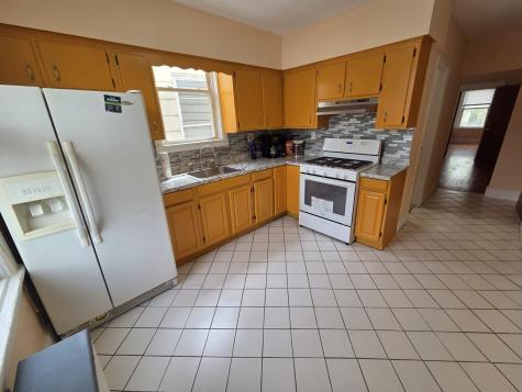 364 Woodlawn Avenue Jersey City NJ 07305
