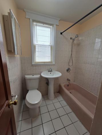 364 Woodlawn Avenue Jersey City NJ 07305