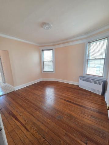 364 Woodlawn Avenue Jersey City NJ 07305