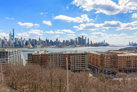 6040 Boulevard East West New York NJ 07093