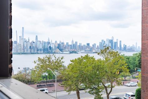 6515 Boulevard West New York NJ 07093
