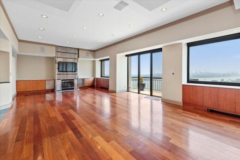 200 Old Palisade Road Fort Lee NJ 07024