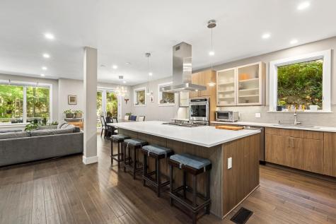 6 Annette Avenue Edgewater NJ 07020