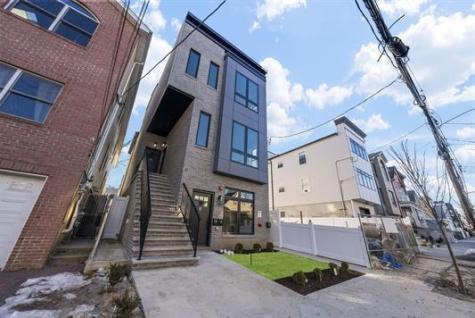 13 Manhattan Avenue Jersey City NJ 07307