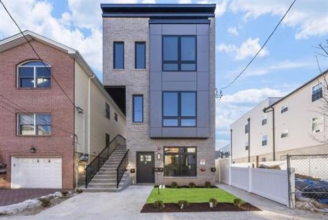 13 Manhattan Avenue Jersey City NJ 07307