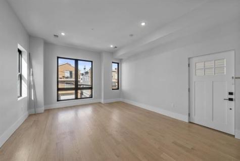 13 Manhattan Avenue Jersey City NJ 07307