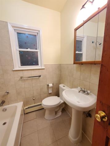 387 Avenue E Bayonne NJ 07002