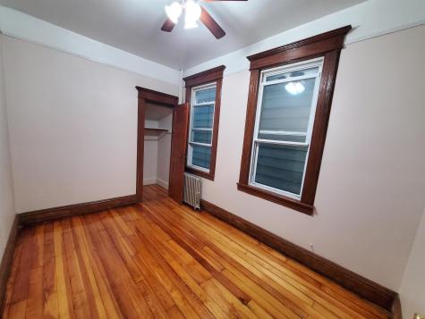387 Avenue E Bayonne NJ 07002
