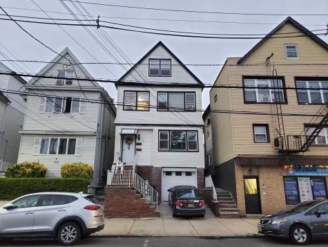 387 Avenue E Bayonne NJ 07002