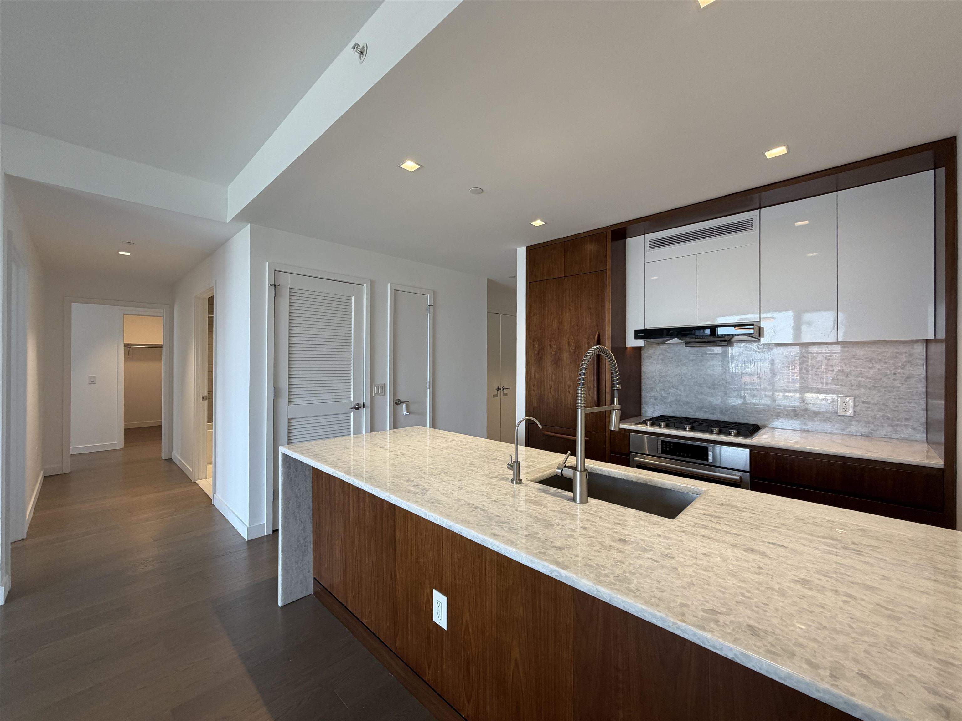 75 Park Lane South Jersey City NJ 07310