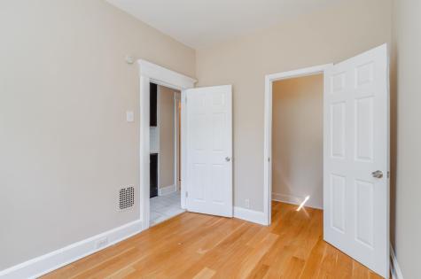 124 West 54th Street Bayonne NJ 07002