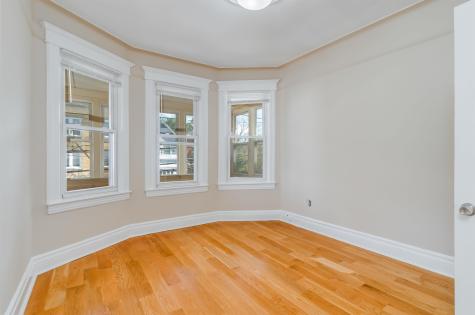 124 West 54th Street Bayonne NJ 07002