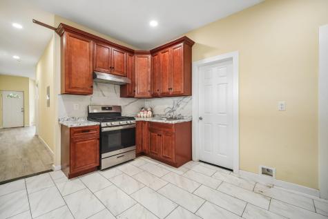 181 W 4th Street Bayonne NJ 07002