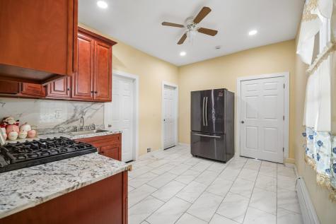 181 W 4th Street Bayonne NJ 07002