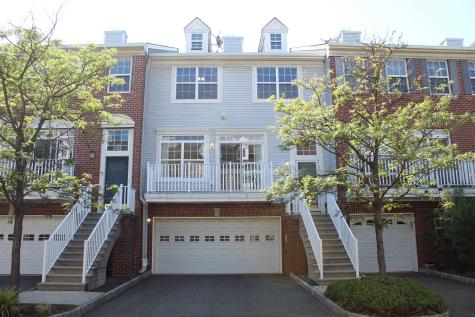 9 Mcmartin Court Jersey City NJ 07305