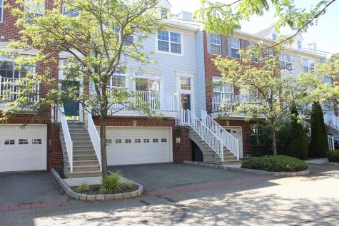 9 Mcmartin Court Jersey City NJ 07305