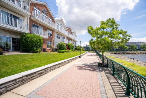 9 Mcmartin Court Jersey City NJ 07305