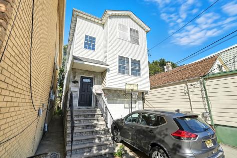 87 Cottage Street Bayonne NJ 07002