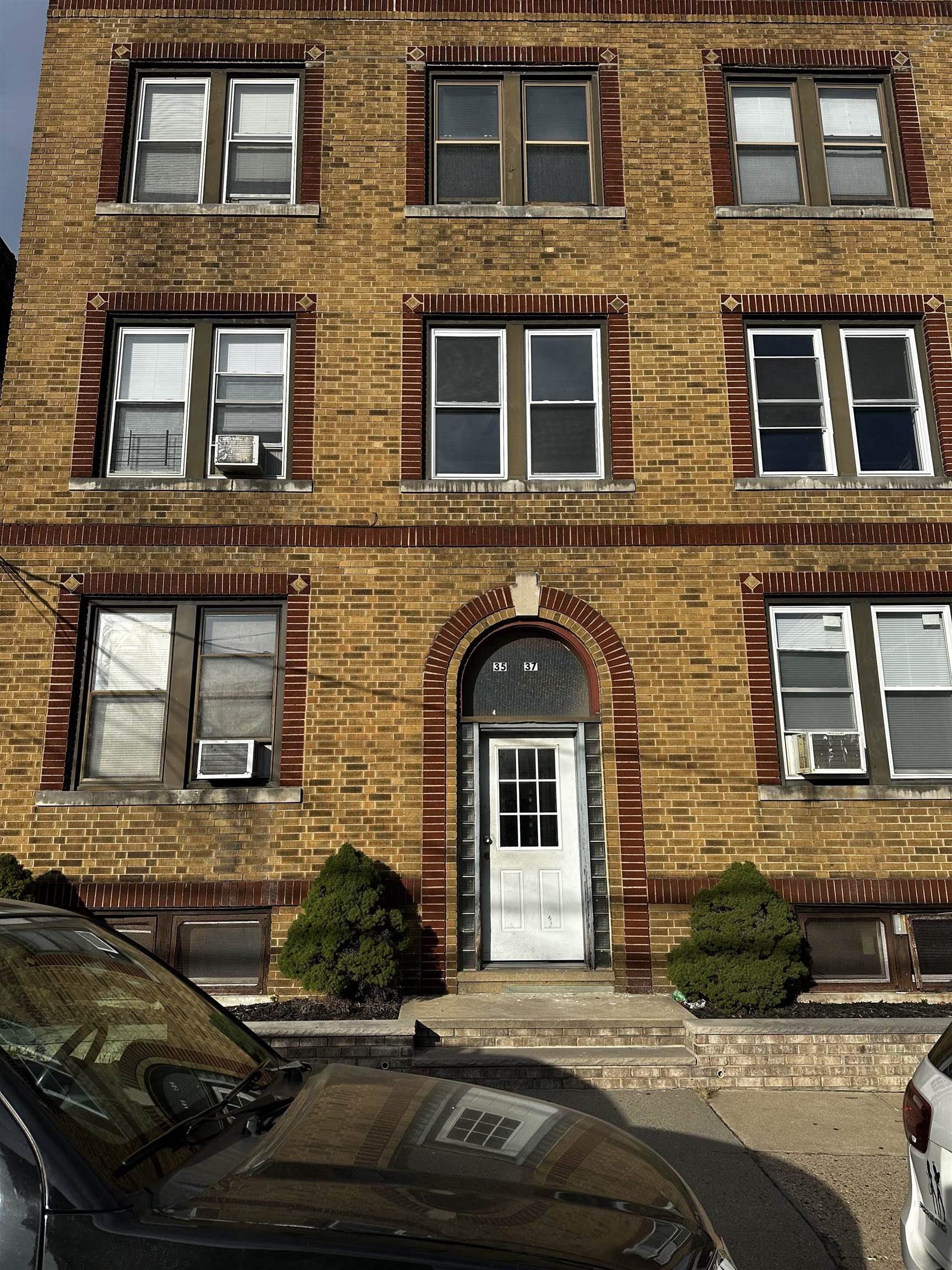 35-37 East 19th Street Bayonne NJ 07002