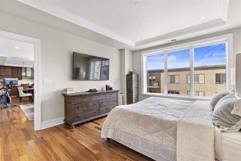 250 Henley Place Weehawken NJ 07086