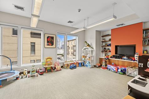 250 Henley Place Weehawken NJ 07086