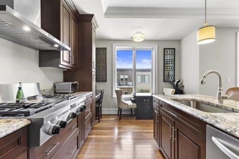250 Henley Place Weehawken NJ 07086