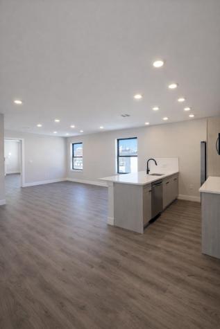 207 39th Street Union City NJ 07087