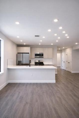 207 39th Street Union City NJ 07087