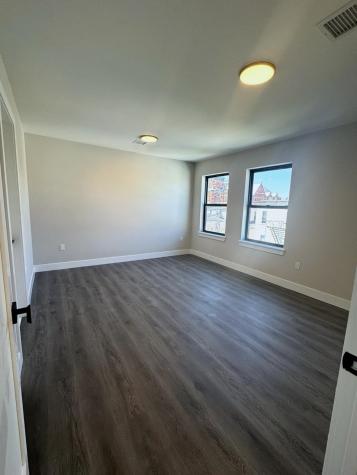 207 39th Street Union City NJ 07087