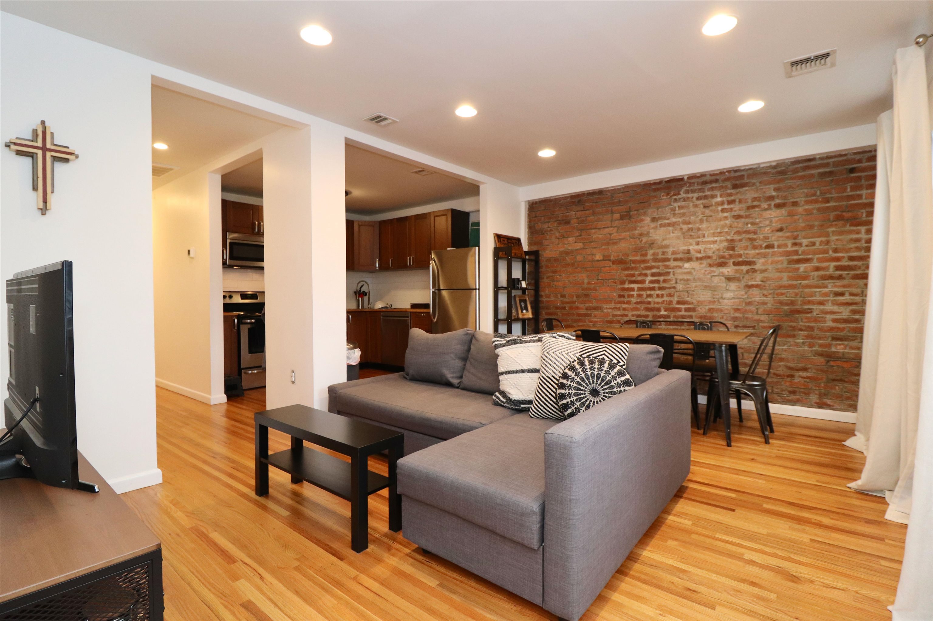 206 Beacon Avenue Jersey City NJ 07306