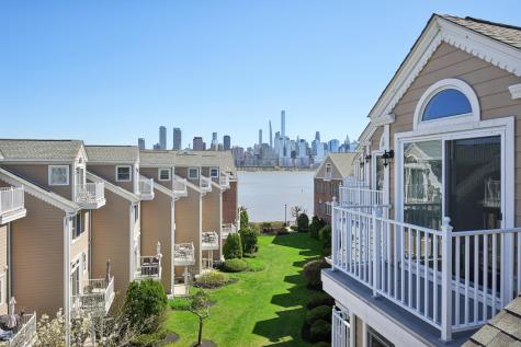 428 Newburgh Court West New York NJ 07093