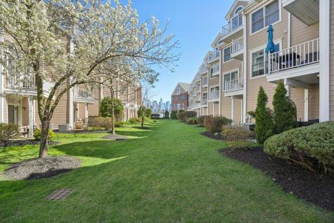 428 Newburgh Court West New York NJ 07093