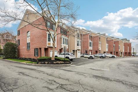 428 Newburgh Court West New York NJ 07093