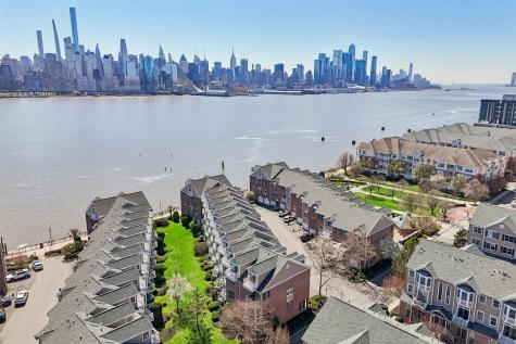 428 Newburgh Court West New York NJ 07093