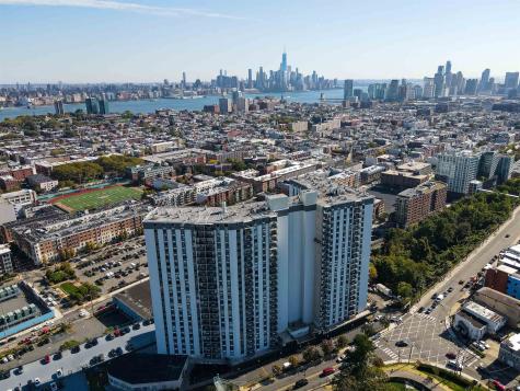 100 Manhattan Avenue Union City NJ 07087