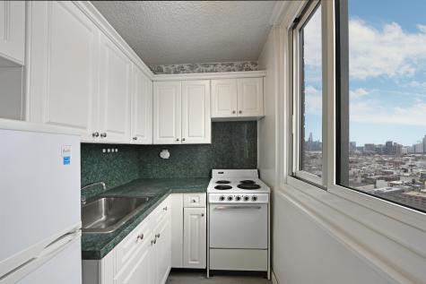 100 Manhattan Avenue Union City NJ 07087