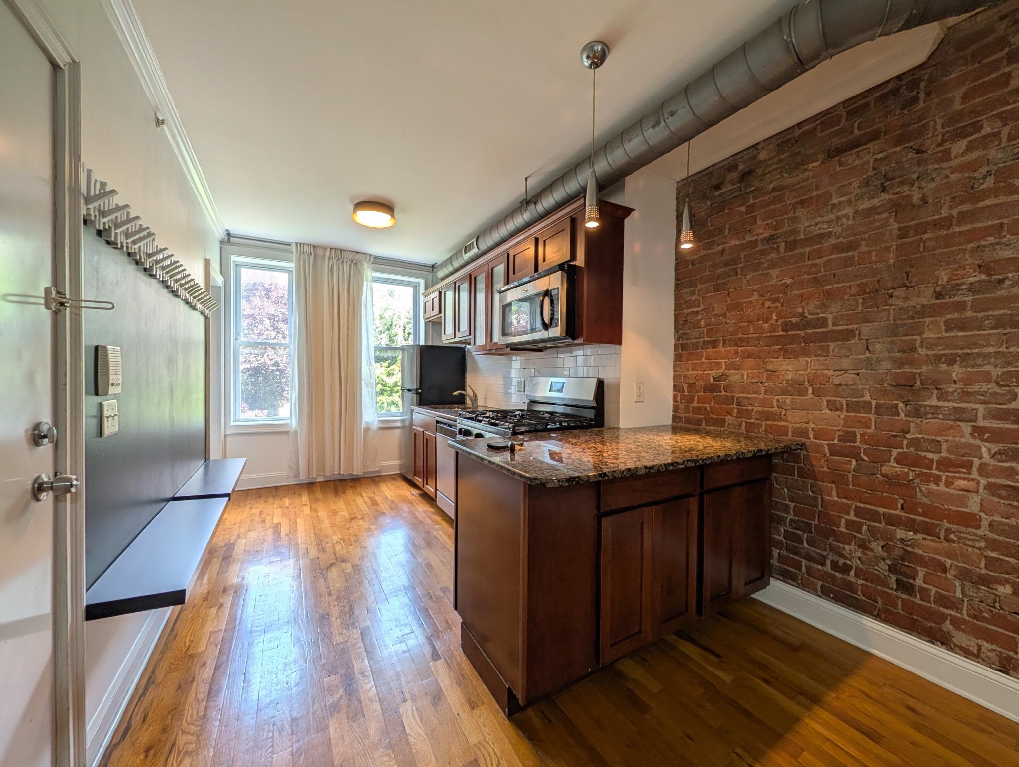 208 6th Street Jersey City NJ 07302