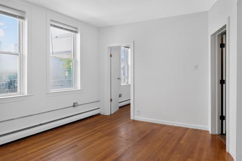 352 Avenue C Bayonne NJ 07002